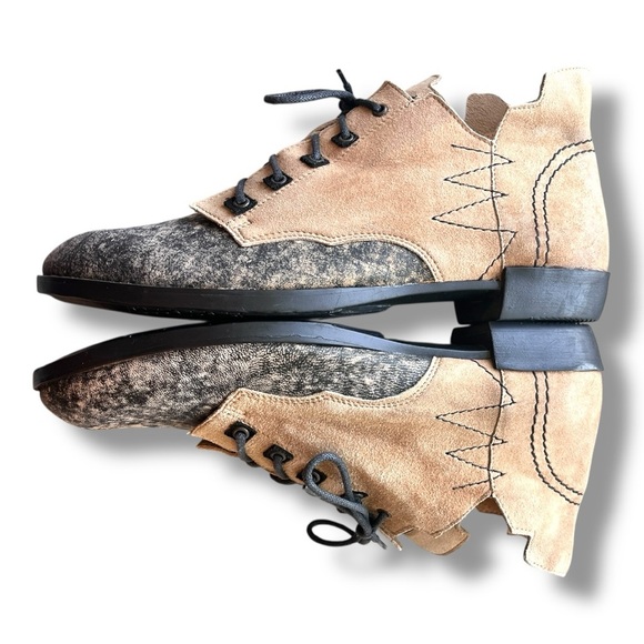 Maciejka Boho Tan/Gray Genuine Suede Leather Lace Up Chukka Ankle Boots NEW Sz 9 - Picture 1 of 14